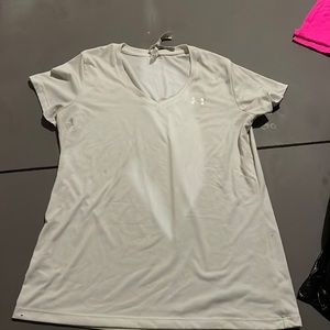 White women’s medium under armour tee